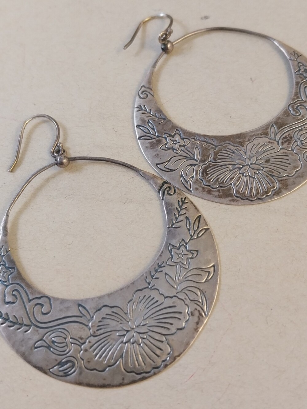 Sterling Silver Floral Crescent Hoop Earrings - Women Jewelry - Picture 3 of 8